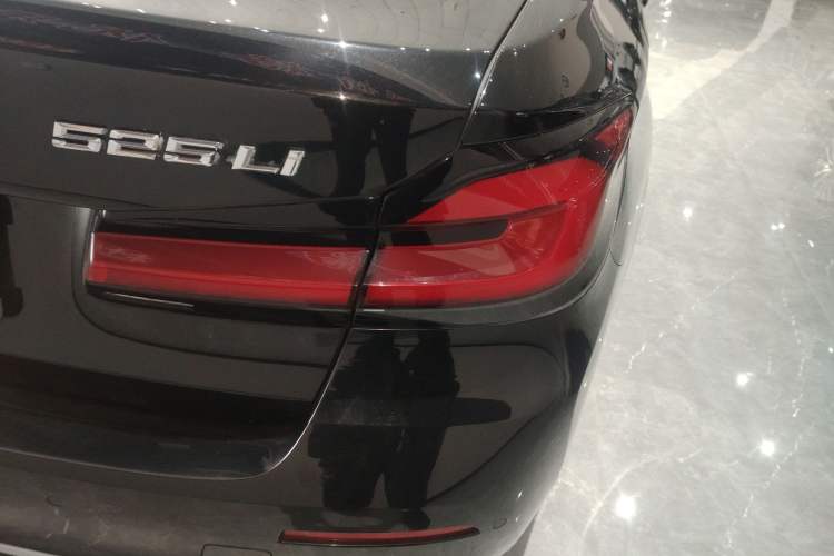 Used BMW 5 Series 2022 Restyled 525Li Luxury Package Right Rear Taillight