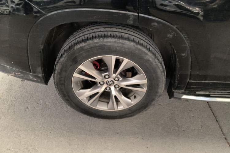 Used Toyota Highlander 2015 2.0T Four-Wheel Drive Elite Edition 7-Seater Right Rear Wheel Hub