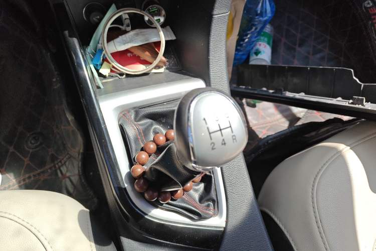 Used CHANGAN Alsvin V7 2015 1.6L Manual Enjoyment Model China IV Standard Gear Lever