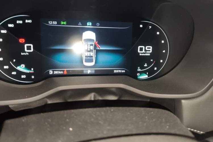 Used Roewe i5 2020 1.5L Automatic 4G Connect Luxury Flagship Edition
