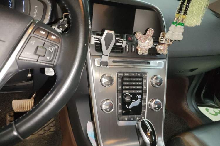 Used Volvo XC60 2014 Restyled T5 Zhiya Edition Audio And AC Panel