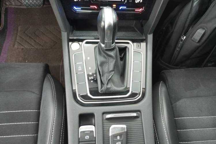 Used Volkswagen Magotan 2020 330TSI DSG Luxury Edition Gear Lever