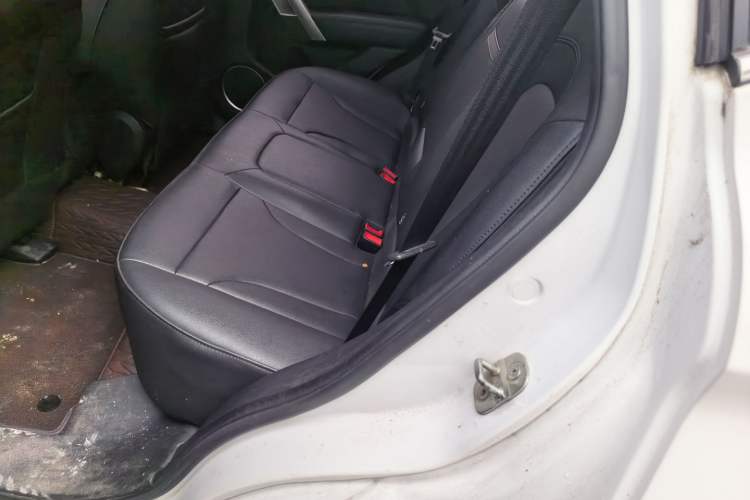 Used Haval H2 2017 Blue Label 1.5T Manual Two-Wheel Drive Elite Model Left Rear Seat