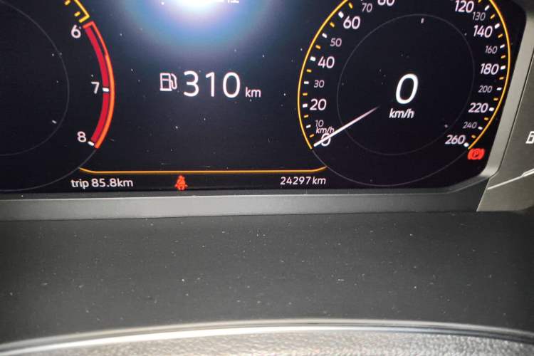 Used Volkswagen T-ROC 2019 280TSI DSG Two-Wheel Drive Comfort Version China VI Standard Odometer Close Up