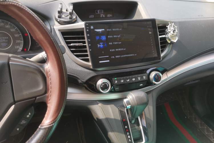 Used Honda CR-V 2016 2.0L two-wheel drive Urban Edition Audio And AC Panel