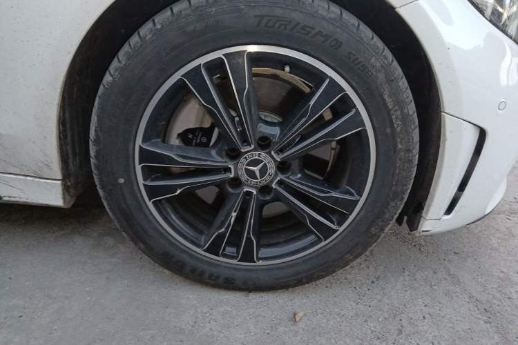 Used Mercedes-Benz C-Class 2019 C 260 Sport Edition Right Front Wheel Hub