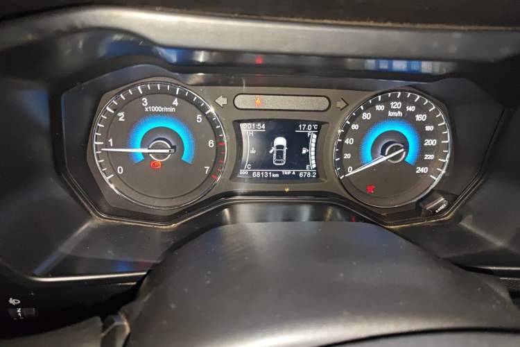 Used Dongfeng Fengon 580 2016 1.5T Manual Luxury Edition Odometer Close Up