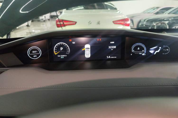 Used Changan UNI-V 2022 1.5T Prestige Version
