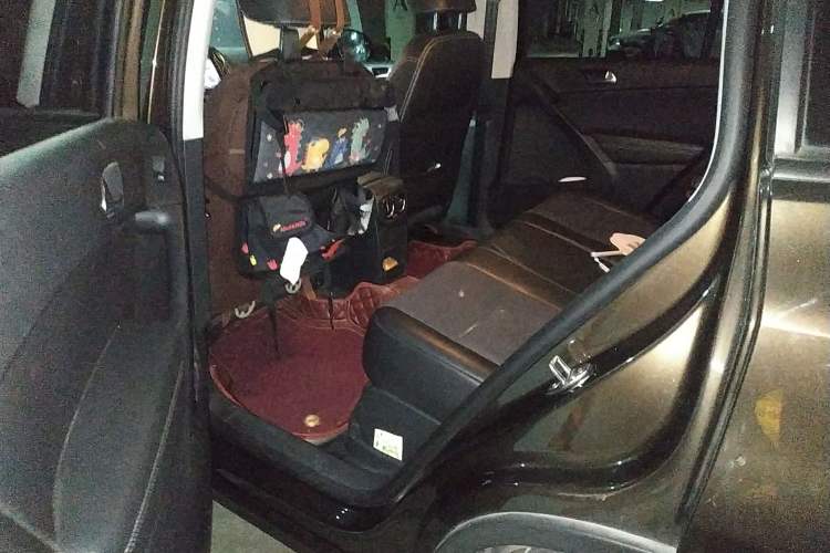 Used Volkswagen Tiguan 2016 280TSI Automatic Two-Wheel-Drive Silk Road Style Edition Left Rear Seat