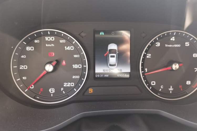 Used Roewe i5 2019 1.5L Manual 4G Connect Leehao Flagship Edition
