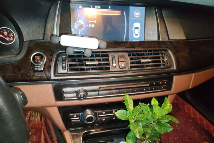 Used BMW 5 Series 2014 525Li Leading Model