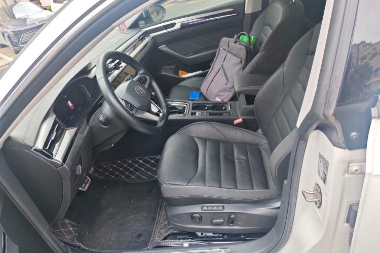 Used Volkswagen FAW-Volkswagen CC 2023 Hunting Vehicle 380TSI Hunter's Heart Edition
