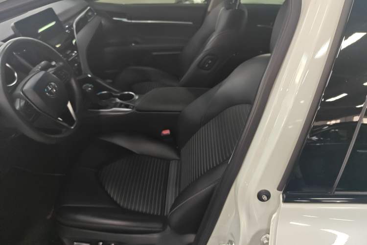 Used Toyota Camry 2023 2.0S Knight Edition