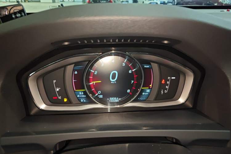 Used Volvo V60 2014 T5 Zhiya Edition