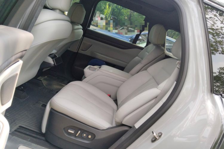 Used Nio ES8 2023 75 kWh Executive Edition
