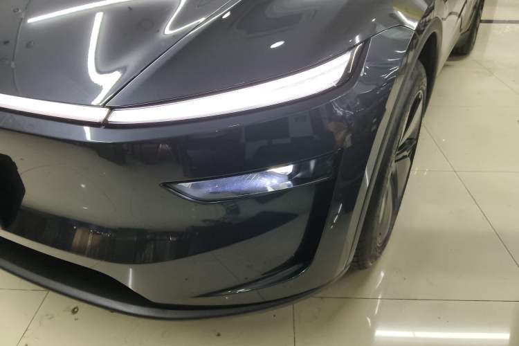 Used Tesla Model Y 2025 Rear-Wheel-Drive Version
