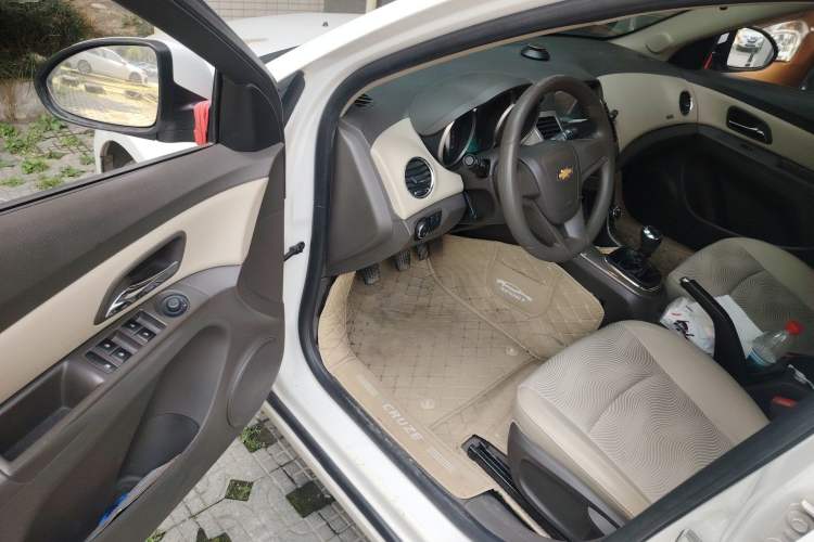 Used Chevrolet Cruze 2015 1.5L Classic SE MT
