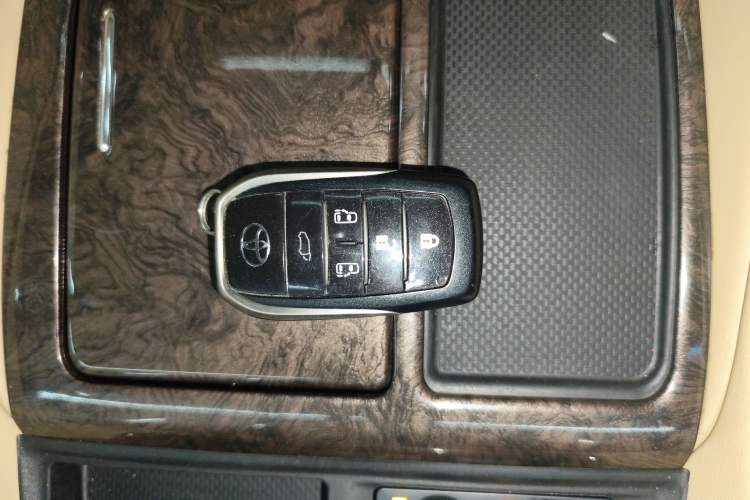 Used Toyota Alphard 2020 Dual-Engine 2.5L Prestige Edition
