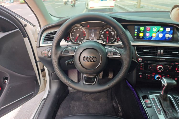 Used Audi A4L 2013 35 TFSI Automatic Standard Model Steering Wheel