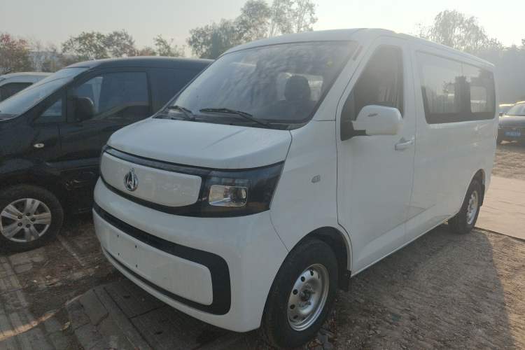 Used Chana Ruixing EM60 2025 Passenger Version Comfort Edition 6 Seats 300 km Range Side-Hinged Doors