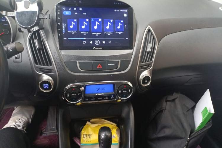 Used Hyundai ix35 2013 2.0L Automatic Two-Wheel Drive Smart GLS China IV Standard