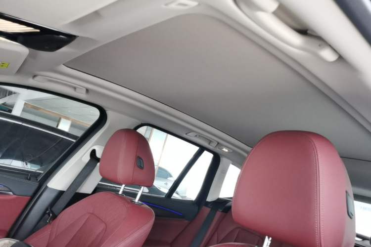 Used BMW X3 2023 Restyled xDrive30i Leading Edition M Night Sky Package Headliner