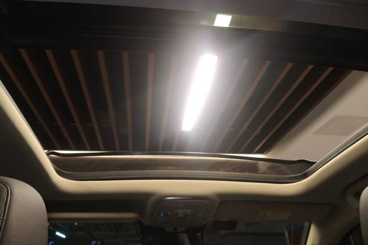 Used BYD Tang 2019 2.0T Automatic SmartConnect Luxury 7-Seater China VI Standard Headliner