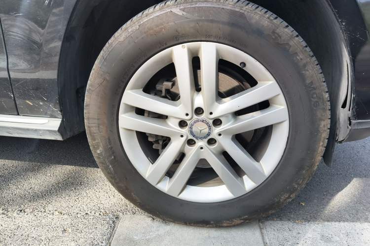 Used Mercedes-Benz GL-Class 2014 GL 350 CDI 4MATIC Right Front Wheel Hub