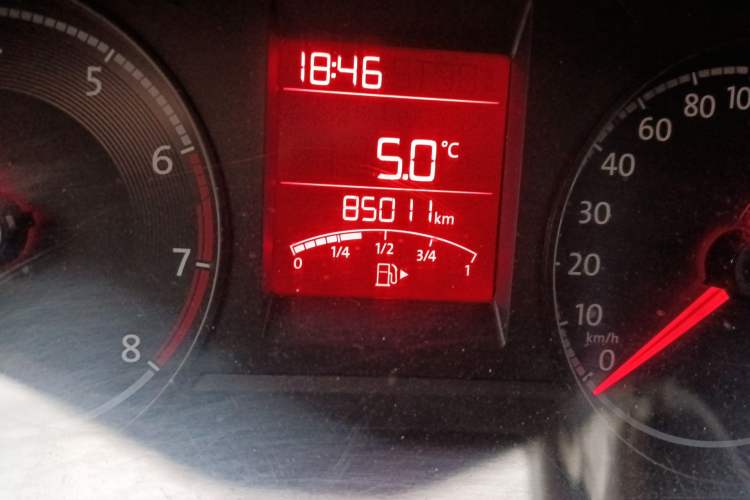 Used Volkswagen Santana 2016 1.4L Manual Fashion Edition Odometer Close Up