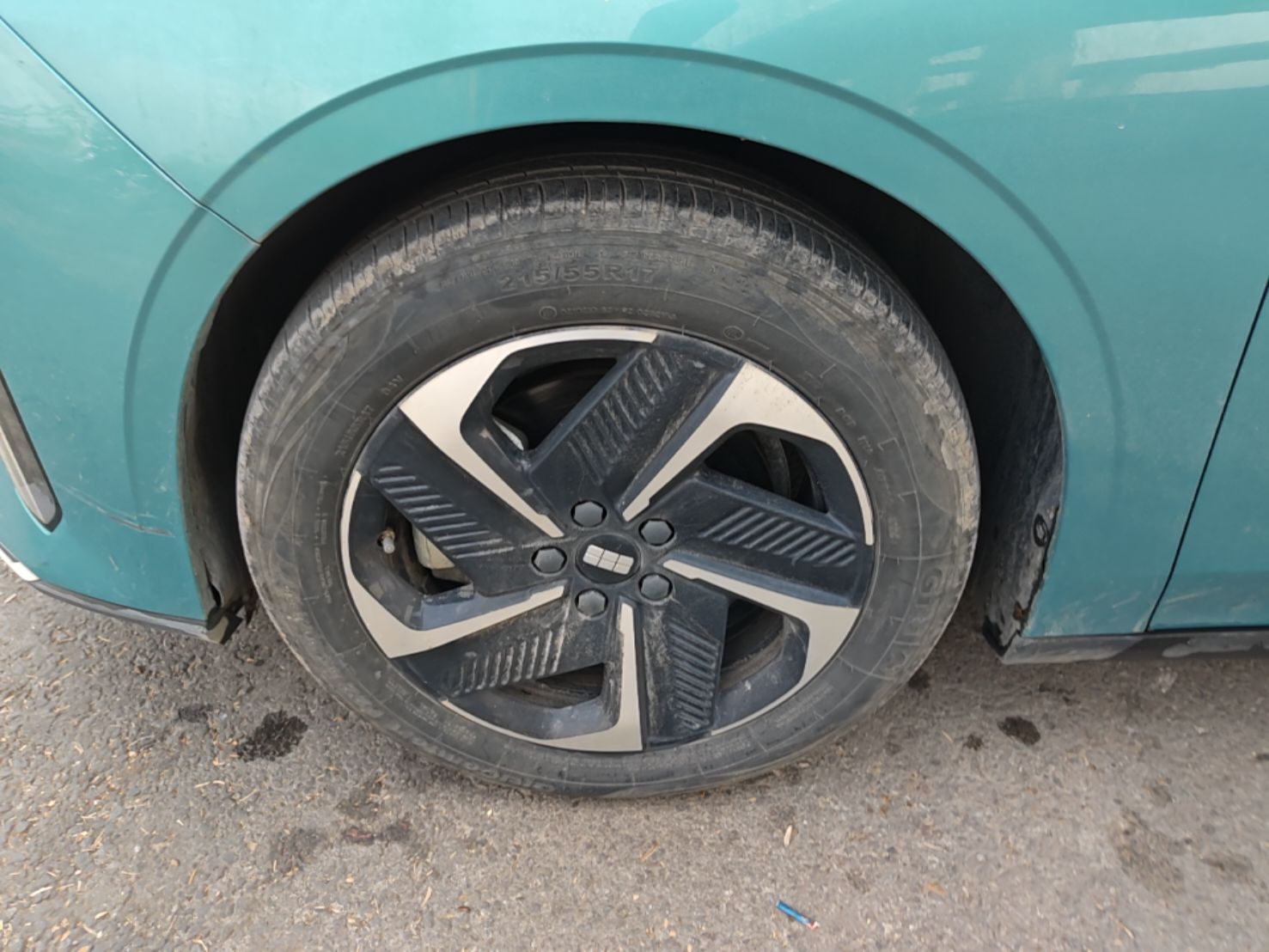 Geely Galaxy L6 2023 125km MAX — снимка 10