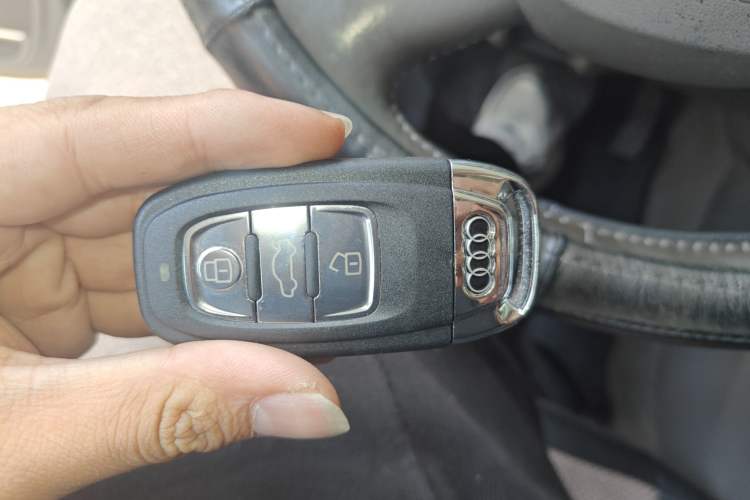 Used Audi A4L 2011 2.0 TFSI Comfort Model Vehicle Key