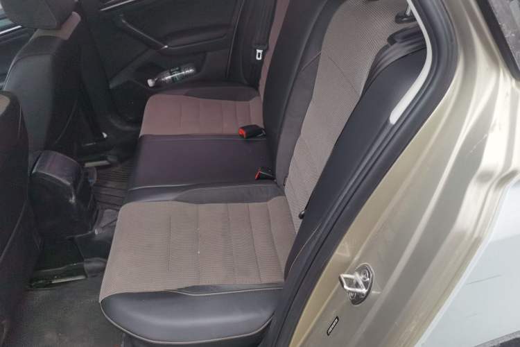 Used Volkswagen C-TREK 2018 1.5L Automatic Comfort Model Left Rear Seat