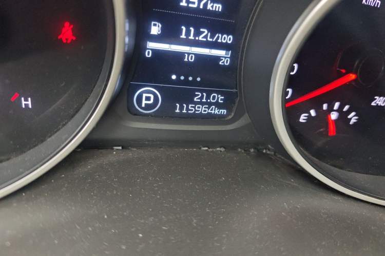 Used Kia Sportage R 2015 2.0L Automatic Two-Wheel Drive GLS Odometer Close Up