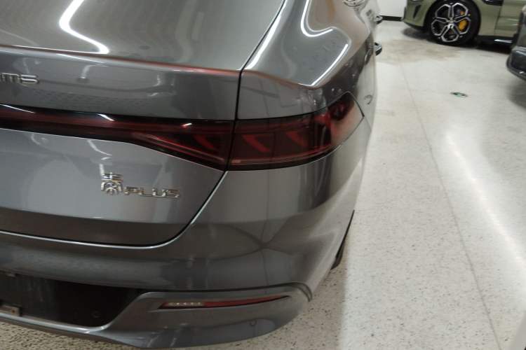 Used BYD Qin PLUS 2021 EV 400KM Luxury Model Right Rear Taillight