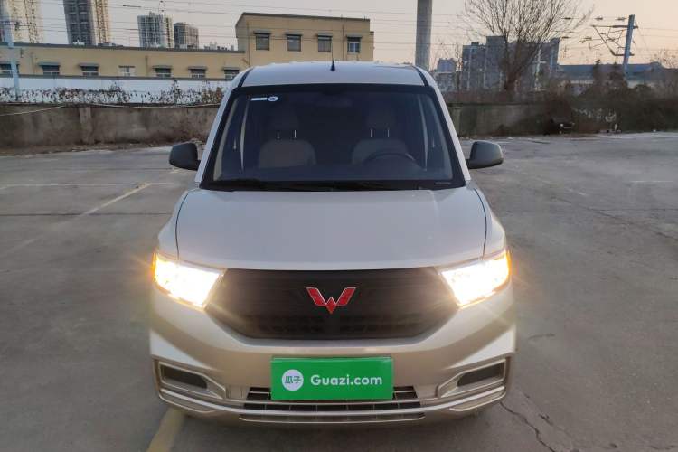 Used Wuling Hongguang V 2022 1.5L Jingqu Edition Electric-Assist LAR