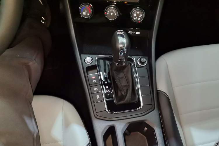 Used Volkswagen Bora 2025 200TSI DSG Enjoy PRO Edition Gear Lever