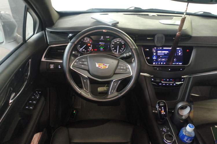 Used Cadillac XT5 2021 2.0T Two-Wheel Drive Luxury Version Steering Wheel