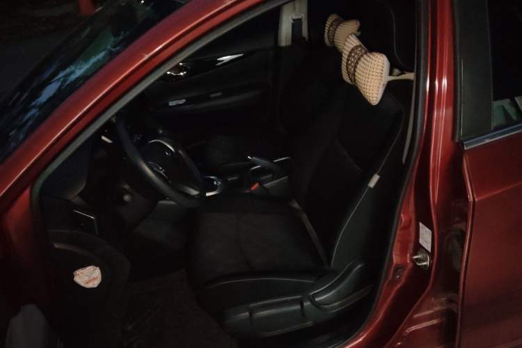 Used Nissan Tiida 2016 1.6L CVT Cool Dynamic Edition