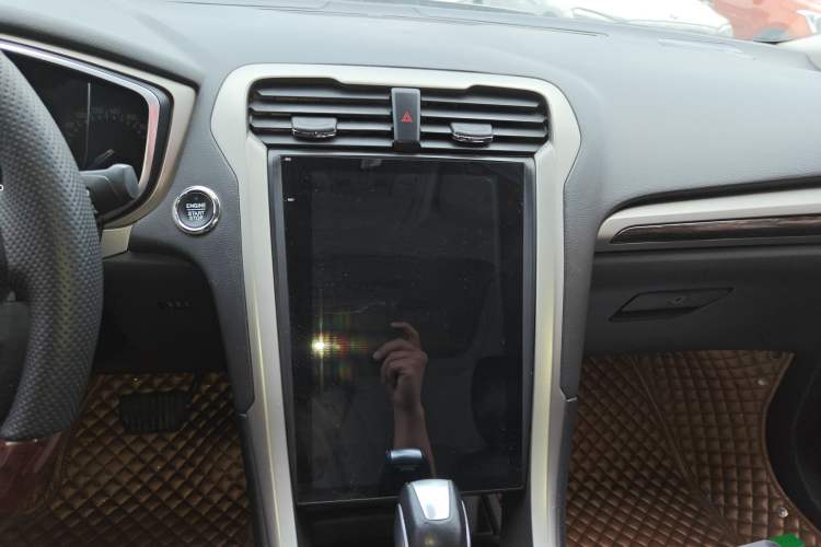 Used Ford Mondeo 2013 2.0L GTDi 200 Fashion Edition Audio And AC Panel