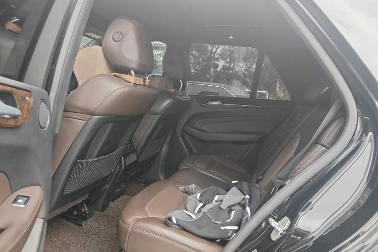 Used Mercedes-Benz M-Class 2014 ML 400 4MATIC Luxury Model
