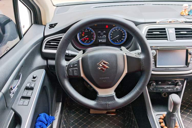 Used Suzuki S-Cross 2014 1.6L CVT Two-Wheel Drive Elite Version Steering Wheel