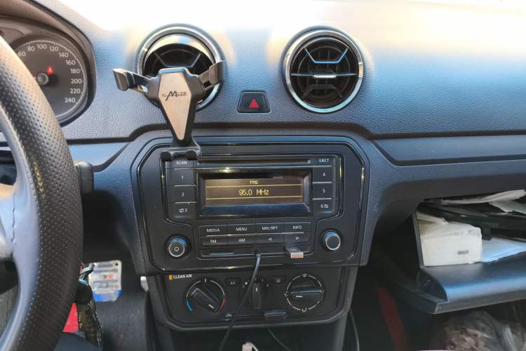 Used Volkswagen Jetta 2017 1.4L Manual Fashion Edition
