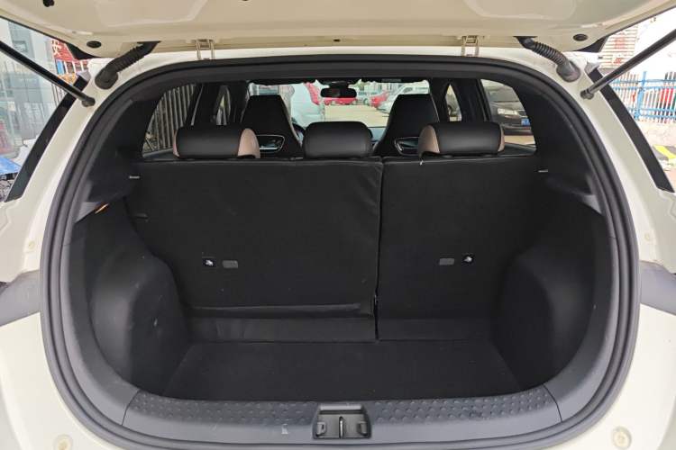Used BYD Dolphin 2023 420 km Fashion Edition Trunk