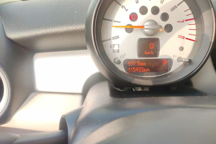 Used MINI Clubman 2011 1.6L ONE Odometer Close Up
