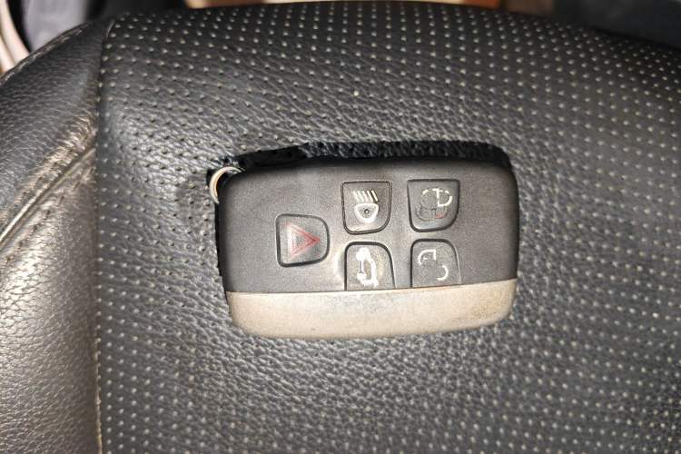 Used Land Rover Discovery Sport 2019 240 PS SE Version China VI Standard