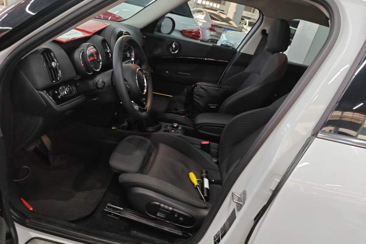 Used MINI Countryman 2019 1.5T COOPER ALL4 Classic Weekend Travel Edition