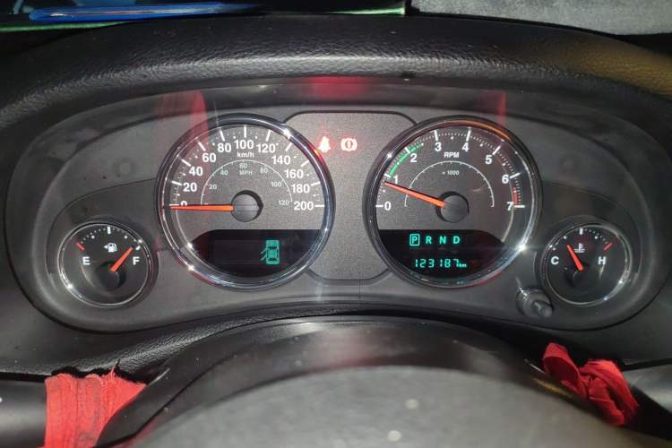 Used Jeep Wrangler 2015 3.0L Sahara Four-Door Comfort Edition Instrument Cluster
