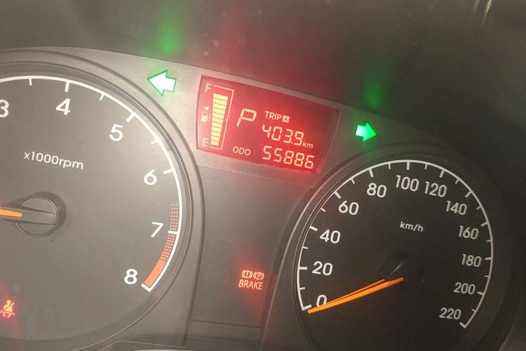 Used Hyundai Verna (older generation) 2014 1.4L Automatic Smart GLS Odometer Close Up