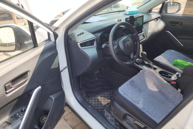 Used Toyota Corolla Cross 2024 2.0L Smart Electric Hybrid Dual-Engine Pioneer Edition
