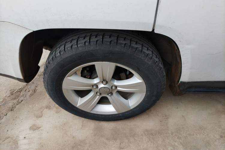 Used Jeep Compass 2015 2.0L two-wheel drive sport version